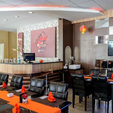 Reddoorz Plus Near Living World Pekanbaru Exteriér fotografie